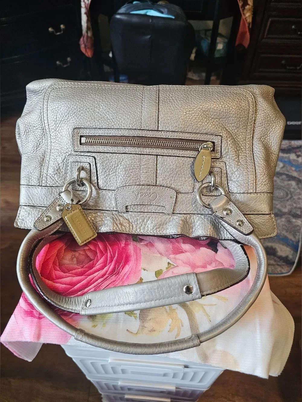 Coach stylish metallic